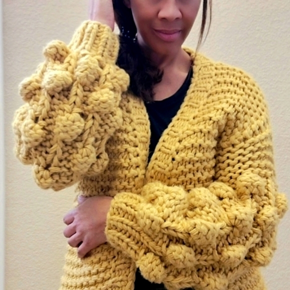 Oversized Chunky Knit Cardigan - Picture 3 of 10